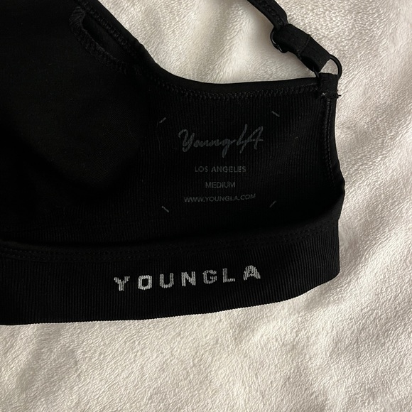YoungLA Core Seamless Scoopneck Sports Bra - Black - Medium - Picture 3 of 3
